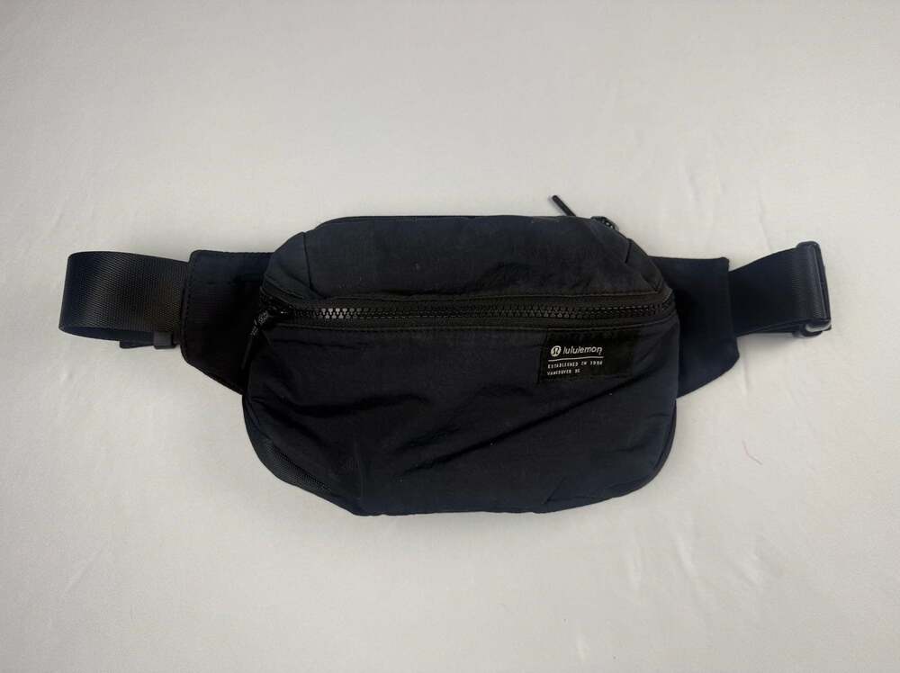 Lululemon Black Everywhere Belt Bag Crossbody Waist Pack Adjustable Strap - Picture 2 of 4